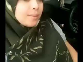 Gadis bertudung bahagian ไวรัส 12