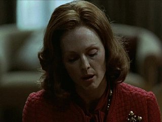 Julianne Moore dalam adegan erotis