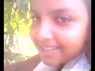 सुंदर देसी गर्ल के स्तन शो और में पार्क प्रेस शौकिया कैम गर्म