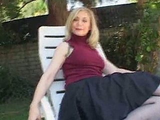 Nina Hartley Femme Prête bien
