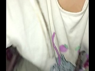 Schwester fickt Bruder während Oma s.