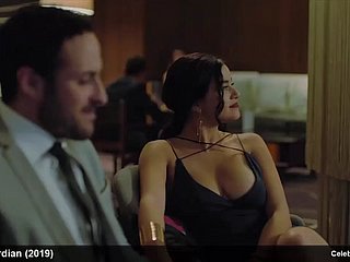 Paulina Gaitan escenas de cine con topless y eróticas