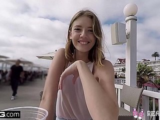 Реальные подростки - Teen Pov Pussy Play на публике