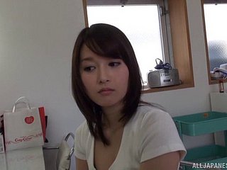 Mengambil dan cewek Jepang yang lucu dan tiga orang yang sangat terangsang