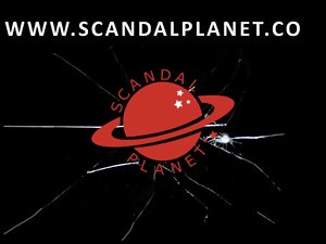Alyssa Milano Denuded w filmie Skin Vault - ScandalPlanet