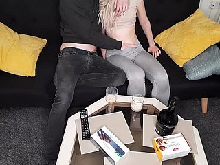 ウクライナ難民とのデート後の初めてのセックス