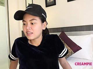 Thai spread out trims beaver and gets creampied