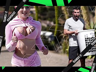 Teamskeet - Namiętna nastolatka w rajstopach i podskakuje jej gruby soczysty tyłek na ogromnym kutasie