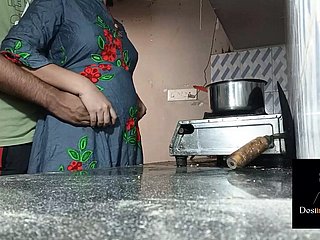 रसोई में हार्ड पिंकी भाबी बकवास