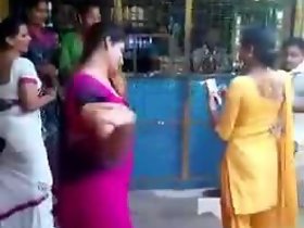 bogel indian di khalayak ramai
