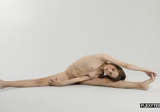 Abel Rugolmaskina 갈색 머리 벌거 벗은 체조 선수