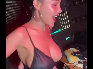 (01. Oktober 2020) Ngân 98 Bouncy DJ Hündin
