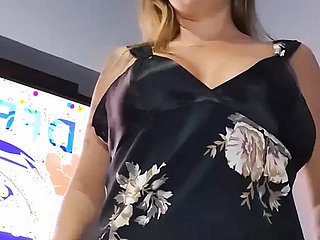 JOI com orgasmo de buceta busty cremoso