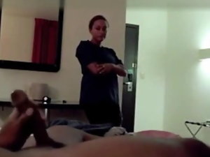 Motel Jail-bait Something over on someone a stretch Him Paroxysmal and Watches Him Cum