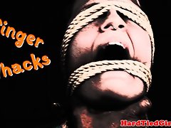 女王様の世界でfacefucked Spreadeagleサブストラップオン
