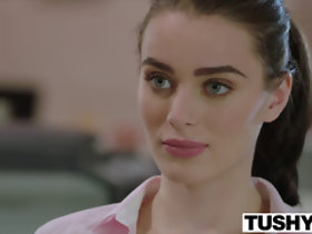 Tushy Lana Rhoades Zet Op een anale Deport oneself