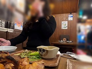 Voyeur privado japonês completamente outright Bunda linda Mudança repentina em uma jovem safada de 28 anos que trabalha em uma sorveteria Conheceu uma mulher que adora sexo e gemia sem parar em um aplic