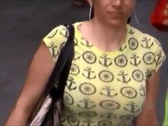 Boobs Candid: ผอม Super ผู้หญิงสีขาว (สีเหลืองท็อปส์) 3