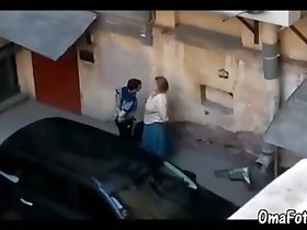 OmaFotzE amateur Mamie Sexe dans le dos Alleyway