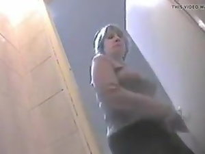 pissing WC