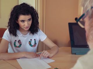 في سن المراهقة لطيف مارس الجنس من قبل الديك الكبير الجد cums في في فمها مع cumplay صغيرتي الديك شاب مراهق اللسان الرطب لطيف نائب الرئيس شاعر المليون