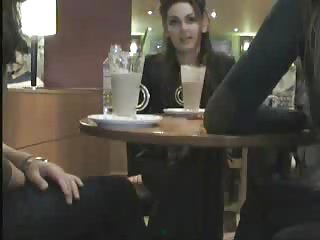 Pulsuje w kawiarni