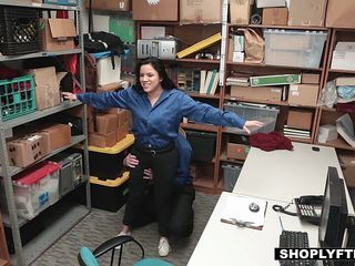 ShopLyfter - موظف LP يذل ذكي اللص في سن المراهقة