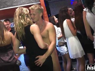 Ensemble babes liefde om hard geneukt