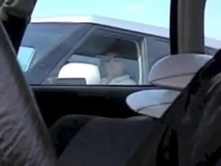 flash de carro incrível! Mulher me observa até que eu cum