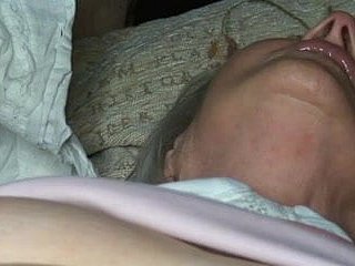 할머니는 다음의 cums