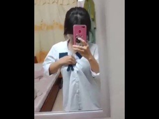 Em học sinh Áo Trăng khoe VÚ Cang
